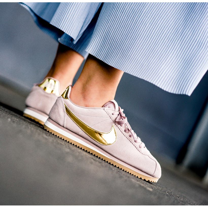 nike cortez se gold