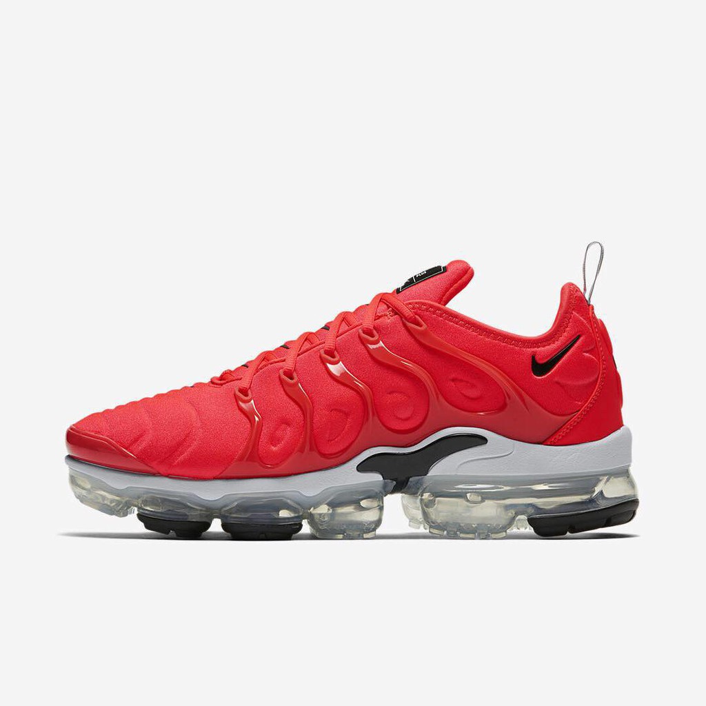 nike vapormax plus red white blue