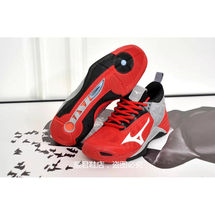 mizuno volleyball shoes red