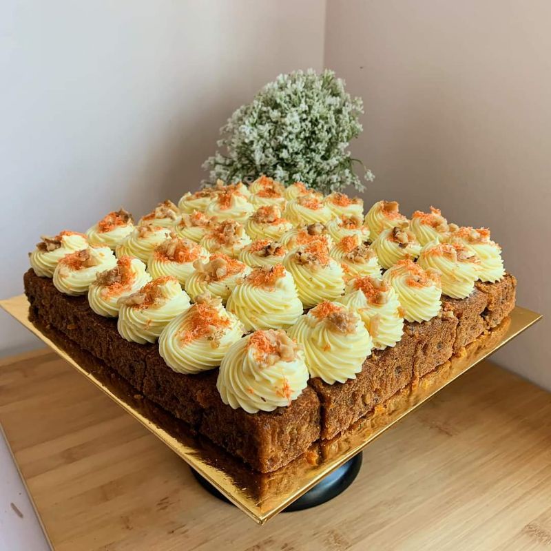 HAPPY PECAN CARROT CAKE PREMIUM BOX. JOM DEKO SENDIRI KEK CARROT 