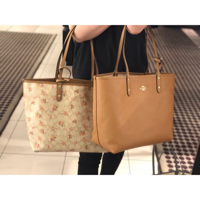 coach city zip tote in signature canvas