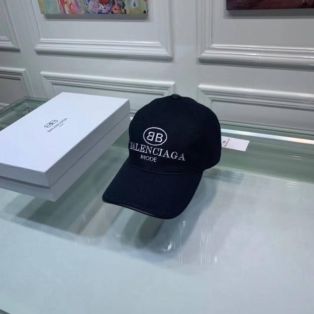 balenciaga mode hat