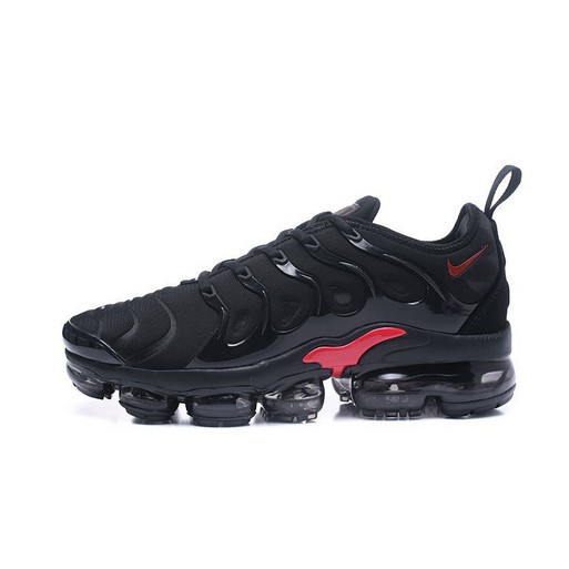 black and red vapormax plus