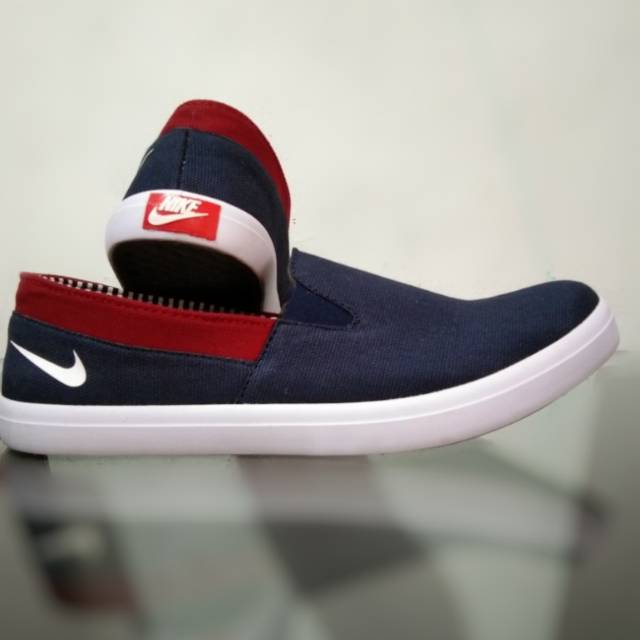 sepatu slip on nike