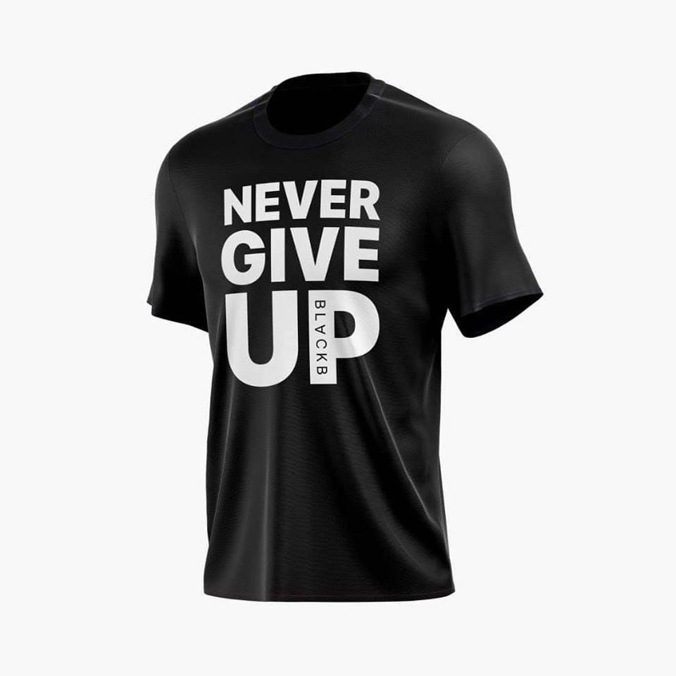 [SALE] T-SHIRT NEVER GIVE UP / LIVERPOOL - MO SALAH VS BARCELONA HITAM / 100% COTTON ROUND NECK / LENGAN PENDEK