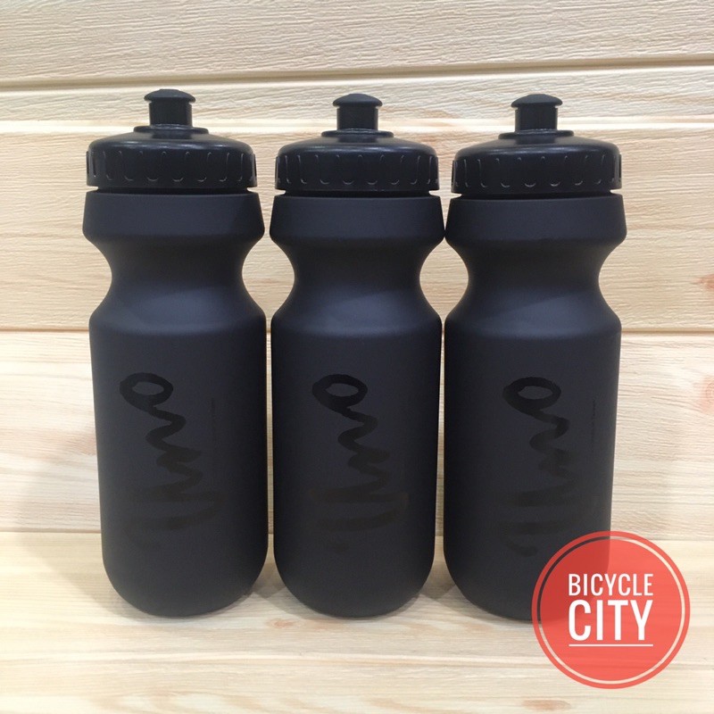 black bicycle water bottle