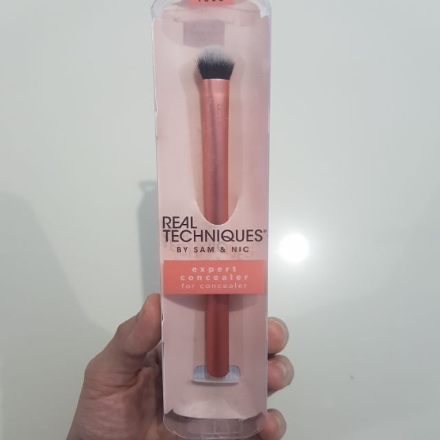 expert concealer brush