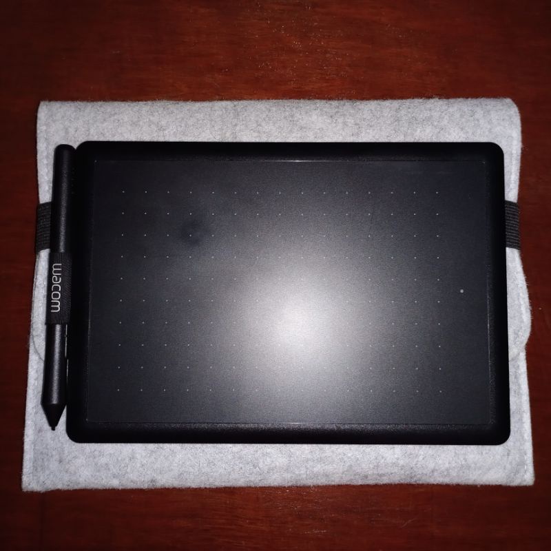 One CTL472 Drawing Tablet (+ extra 28 nibs & tool, bag & screen protector) Shopee Malaysia