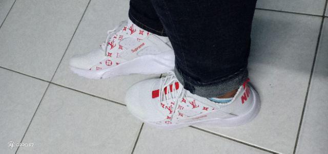 supreme x nike air huarache run ultra white red