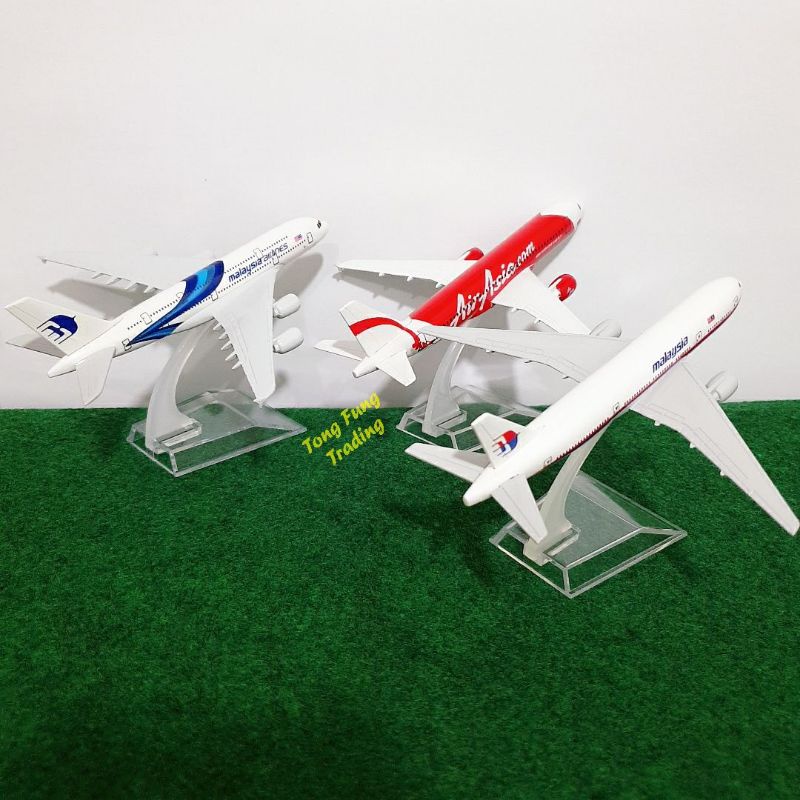 Ready Stock Airplane Model Kapal Terbang with Stand A320 A380 B777 16cm ...