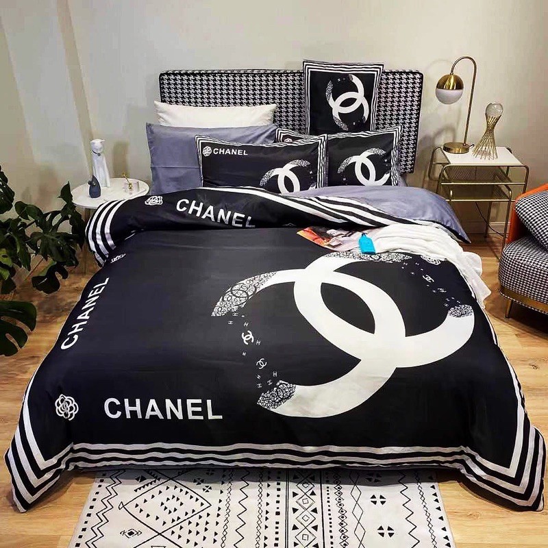 Classic Black & White Chanel Brand Logo Design Simple Silk Bed Sheet  Material Soft & Comfortable 4 Pieces Bedding Set | Shopee Malaysia