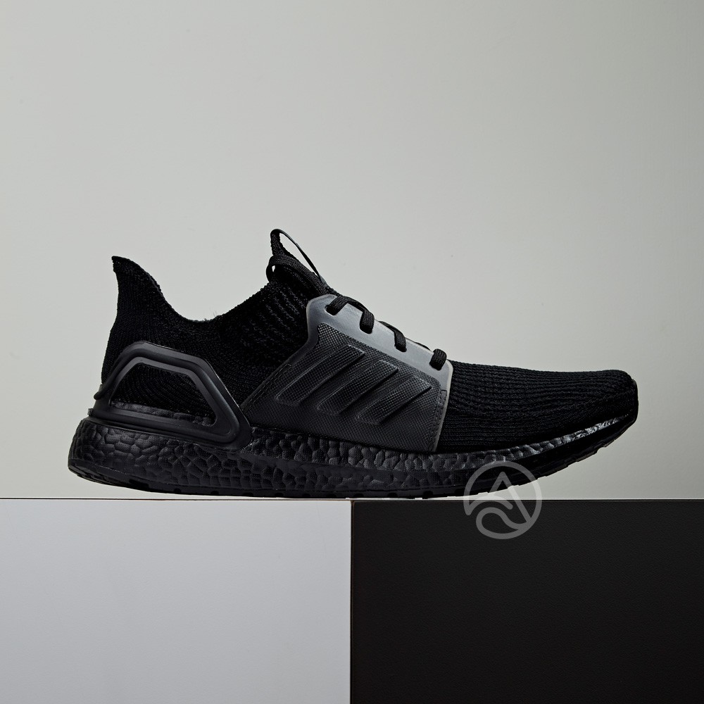 adidas ultra boost 19 mens running shoes