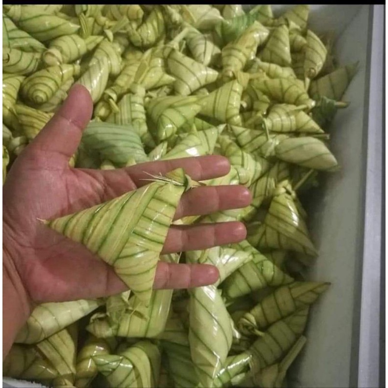 KETUPAT PALAS KAMPUNG UTARA FROZEN HOMEMADE. BERAS PULUT SUSU
