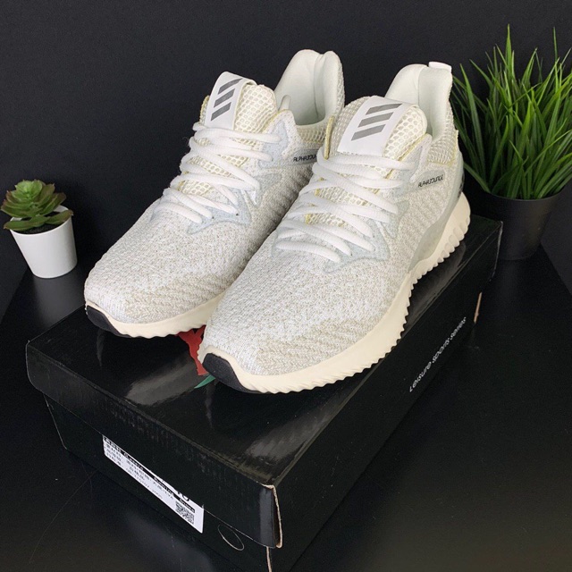 alphabounce all white