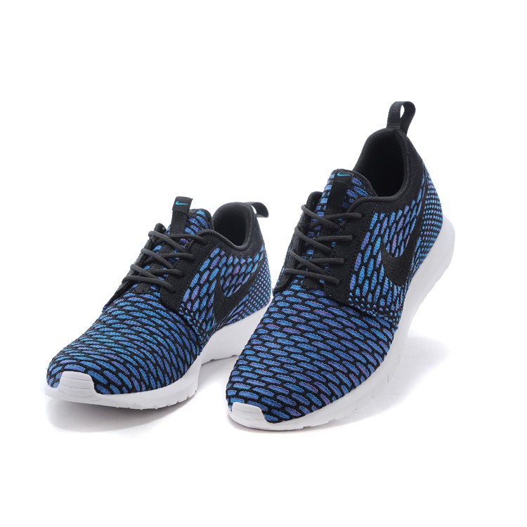 nike flyknit roshe run