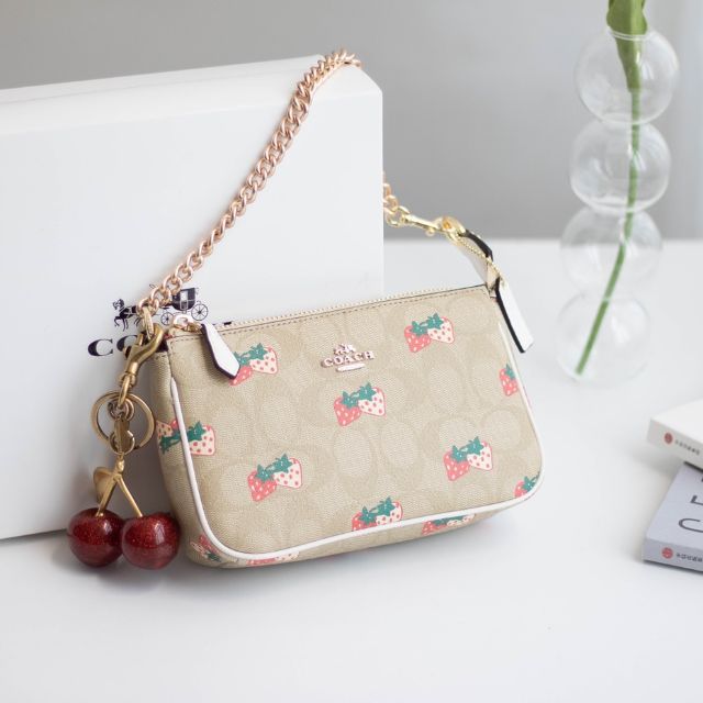 Coach small strawberry mahjong bag 691 | Shopee Malaysia