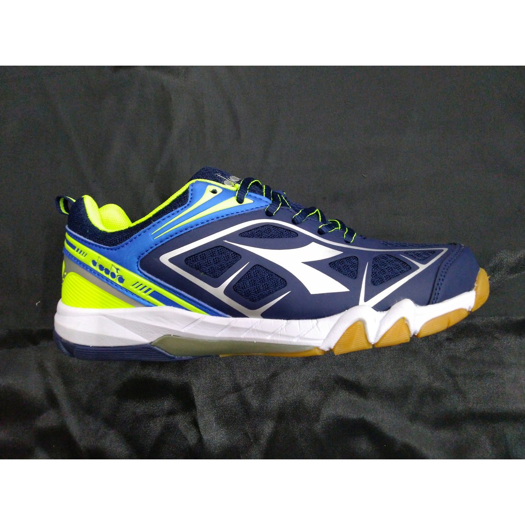 diadora badminton shoes