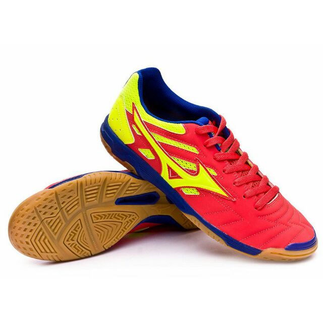 kasut futsal mizuno