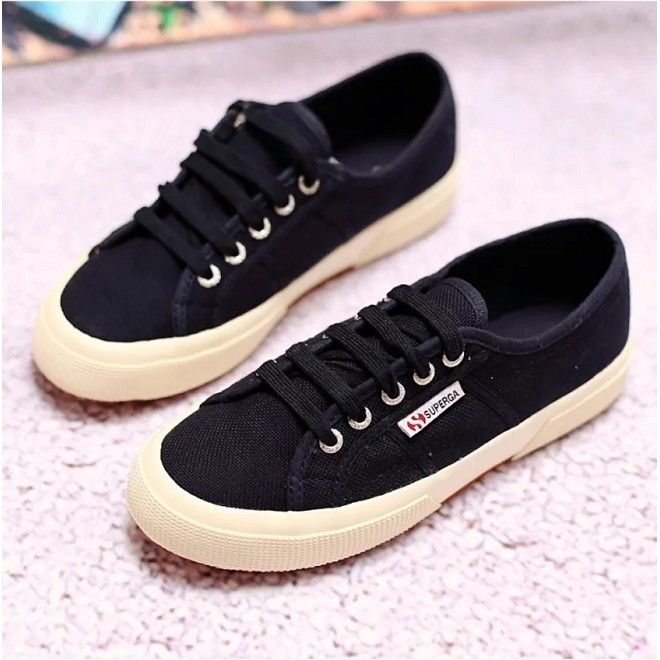 kasut superga