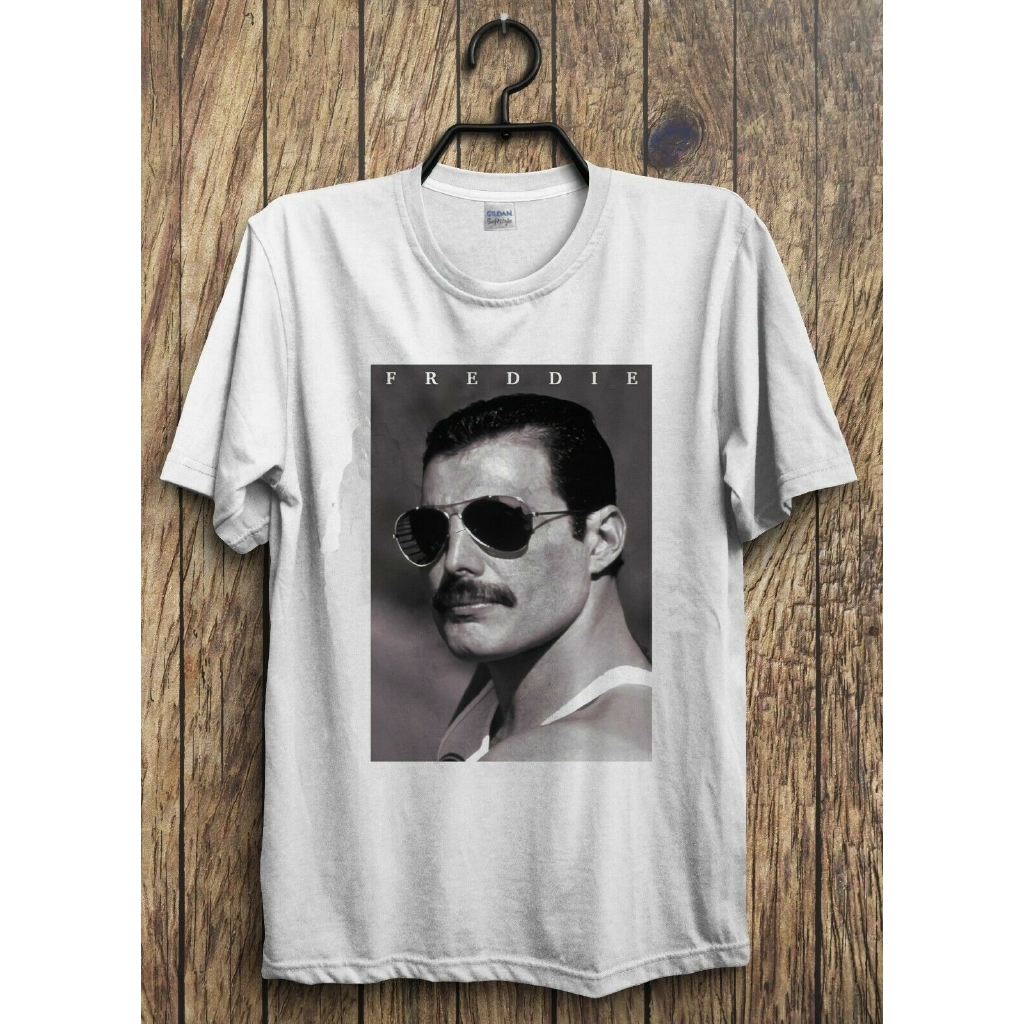 queen band graphic tee