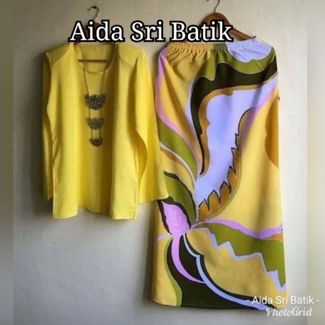 Hasil carian imej untuk baju kurung dan kemeja batik lukis