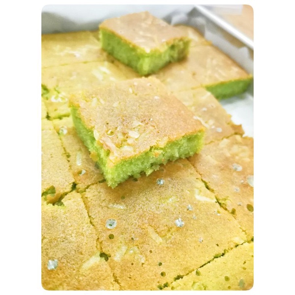 Lowcarb Coconut Pandan Cakes - keto and diabetic friendly