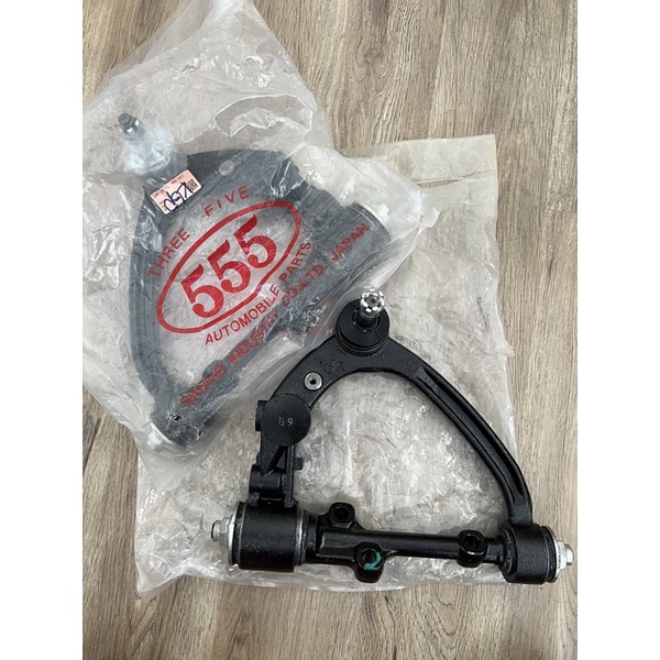 Hiace Van KDH200 Upper arm 555 Japan SET Shopee Malaysia