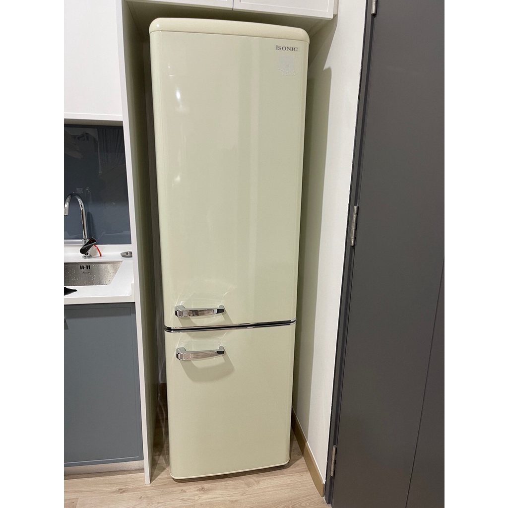 Isonic vintage refrigerator