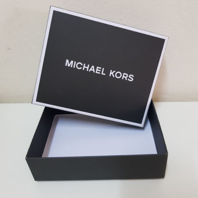 michael kors glossy wallet