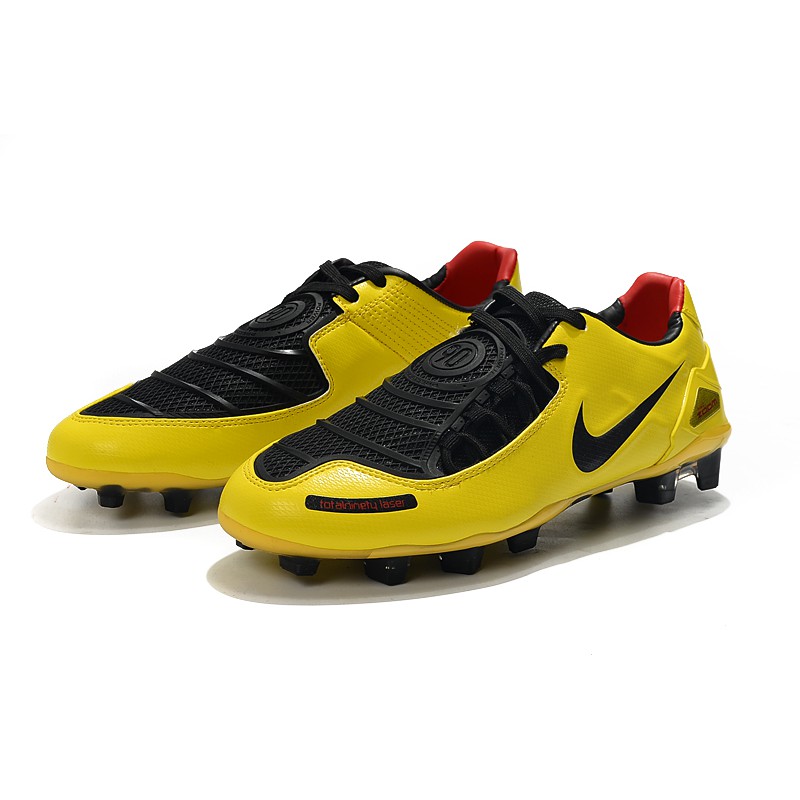 nike soccer cleats 90