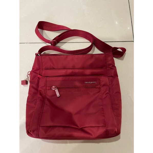 Hedgren sling bag in Tomato Shopee Malaysia