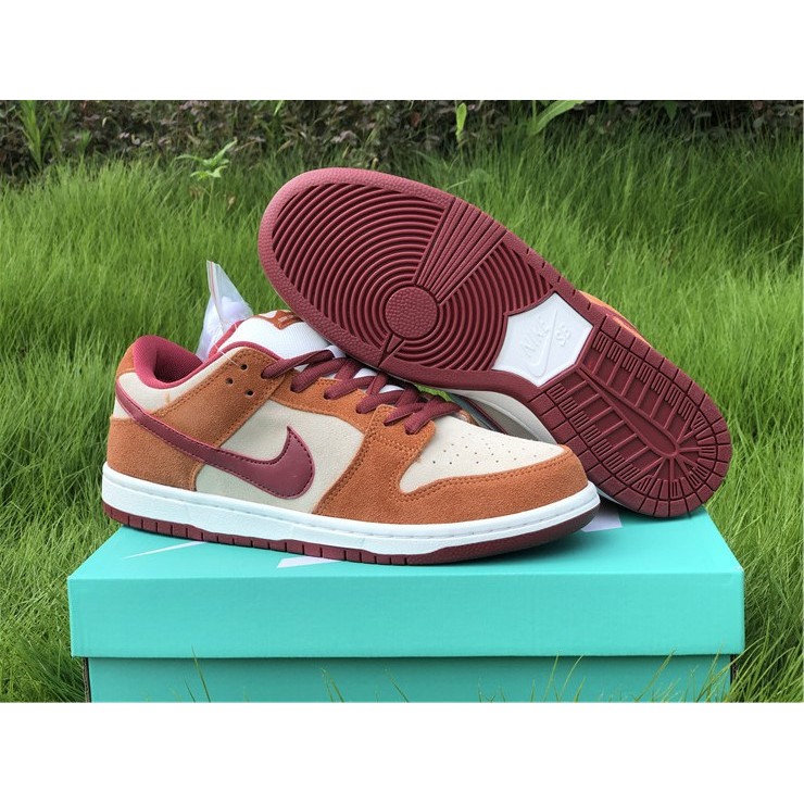 sb dunk low dark russet