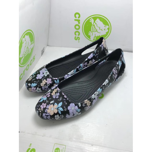 crocs with flowers