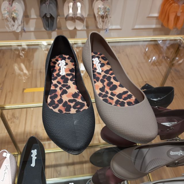 jelly bunny from which country