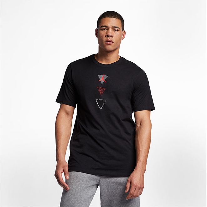 nike graphic tees