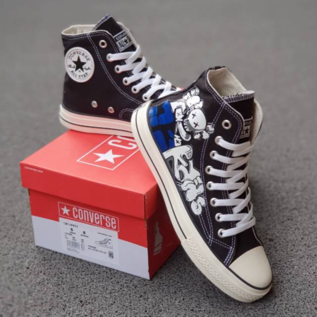converse x kaws black