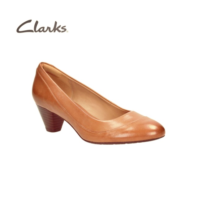 مجموعة عميد توصيل clarks tan pumps 