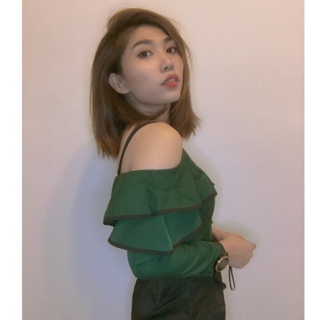 Long-sleeved jumpsuit 长袖连身衣