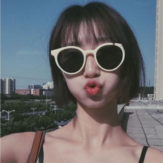 Versi Korea susu susu warna kacamata bulat pasang fesyen Versi Korea susu susu warna kacamata bulat pasang fesyen