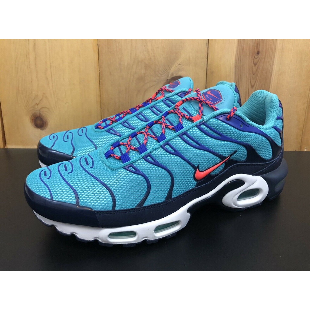 nike air max plus discover your air