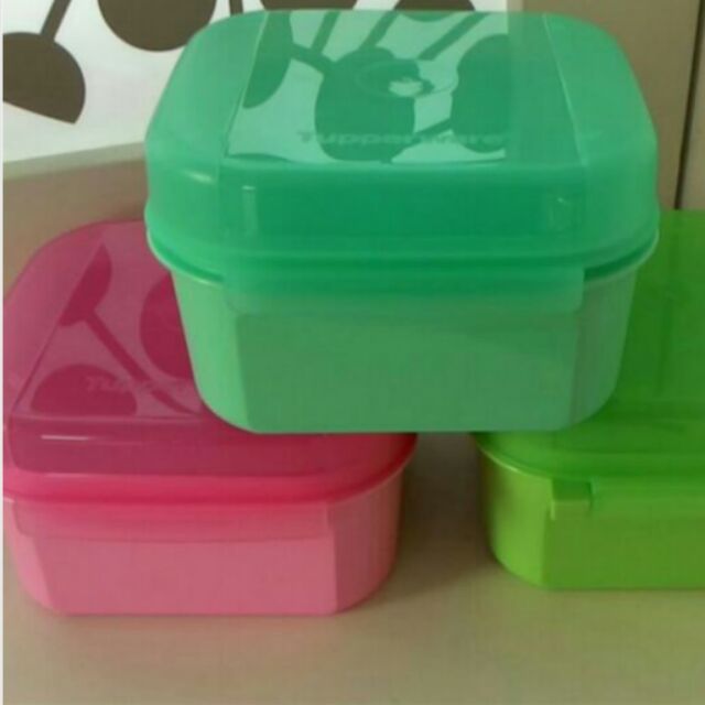 Tupperware mini treats Keeper Lunch Box x 1pc only (Random color sent)