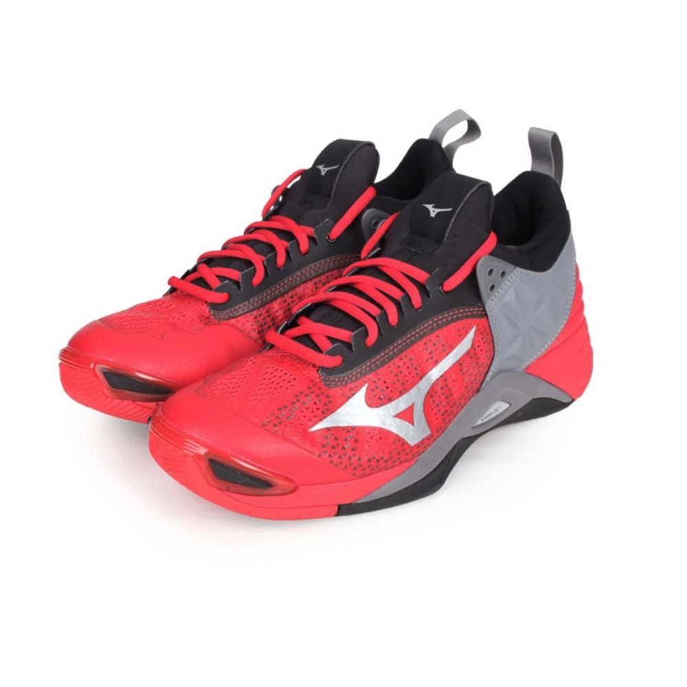 mizuno wave momentum red