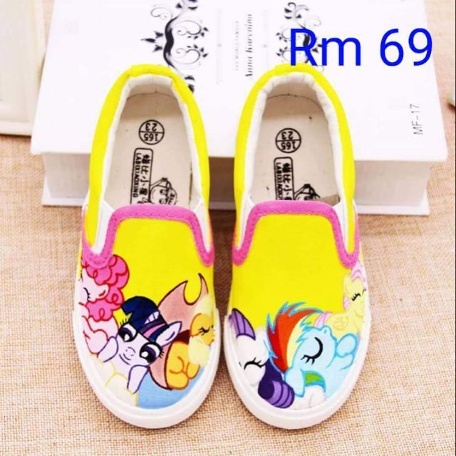 pony canvas shoes