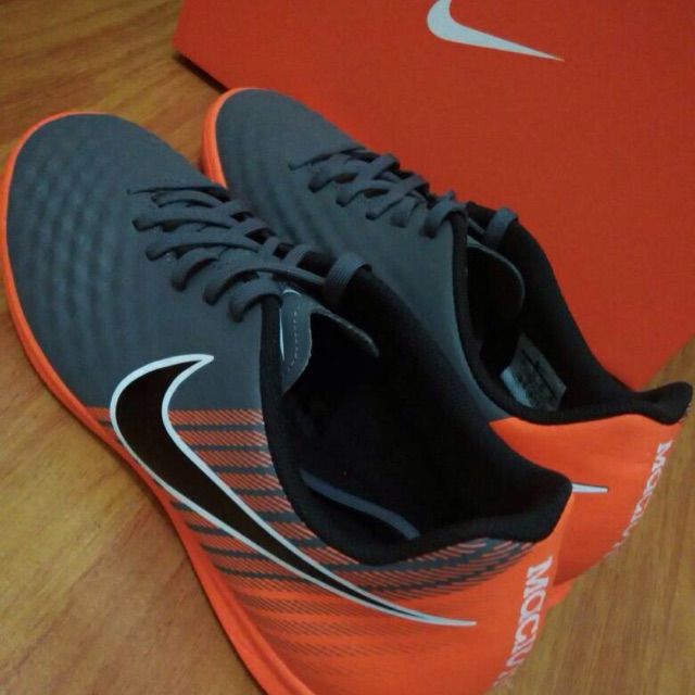 kasut nike futsal