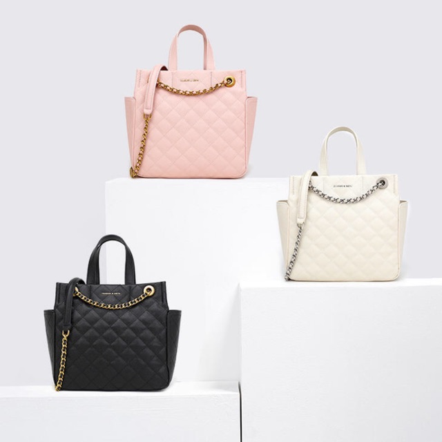 chain detail handbag