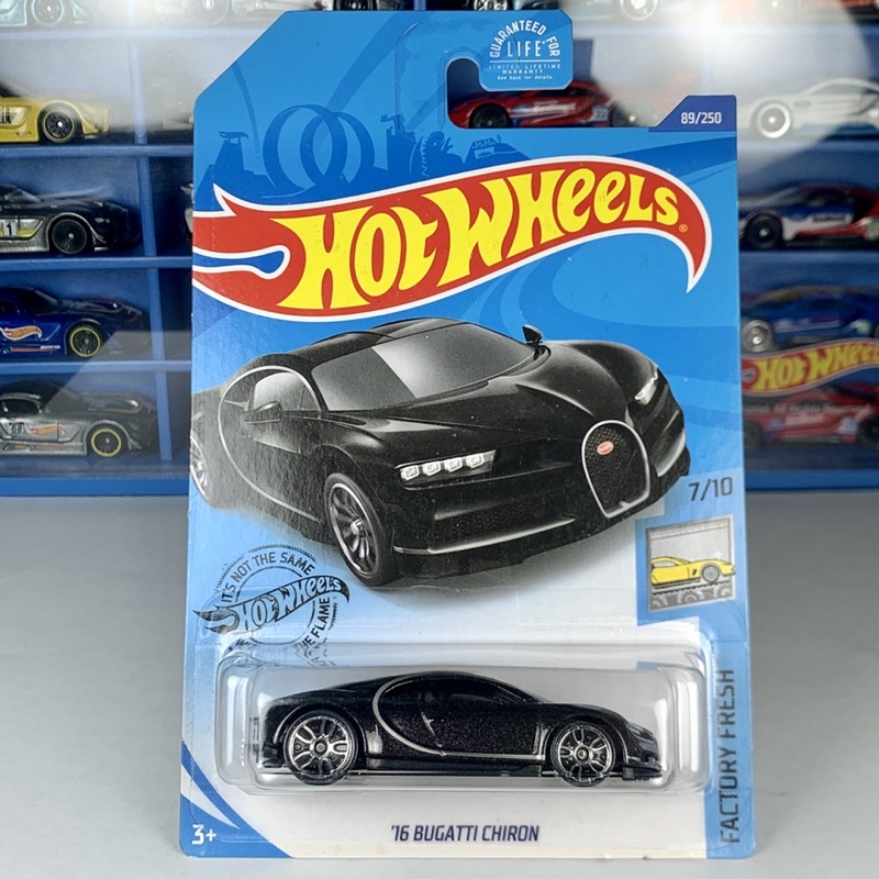 Hot Wheels 16 Bugatti Chiron - Factory 