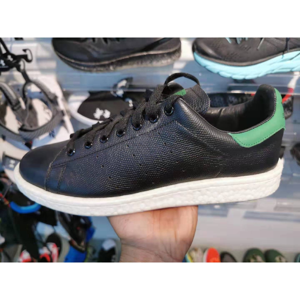 stan smith boost black green