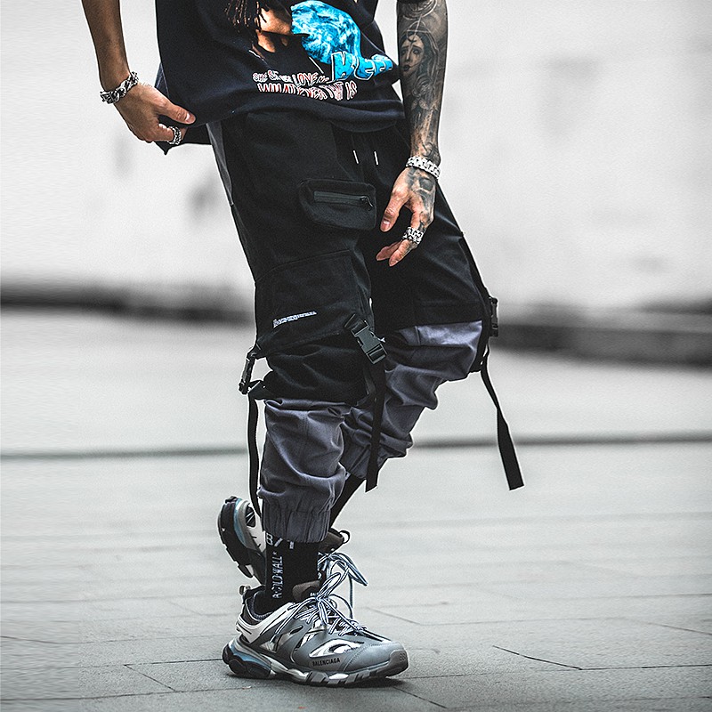 black cargo pants techwear