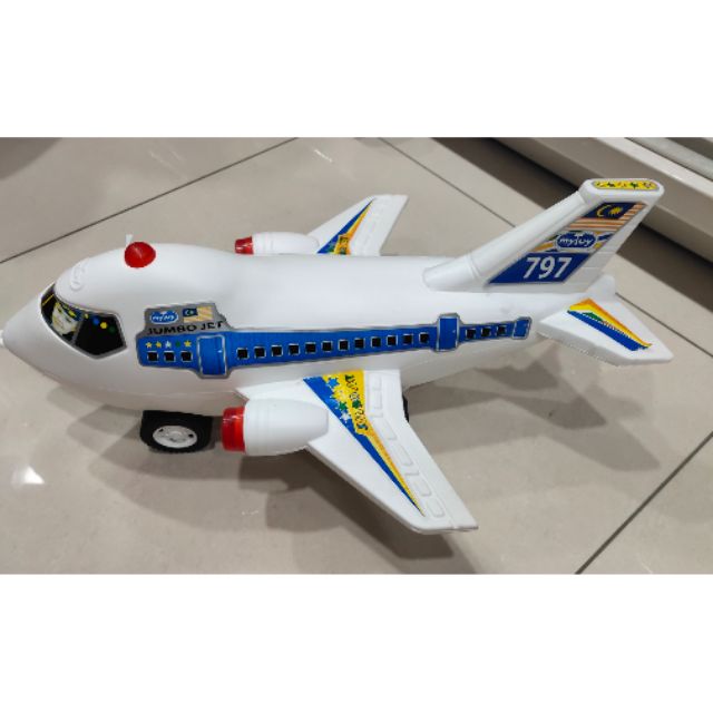 toy aeroplane