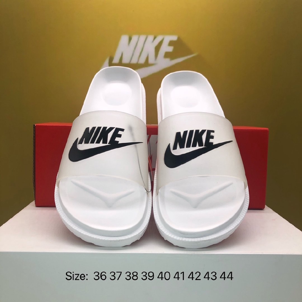 nike benassi tennis shoes